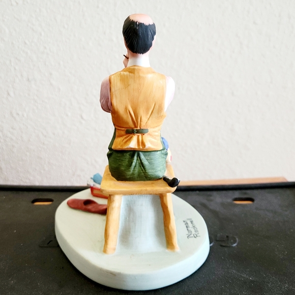 Norman Rockwell "Man threading needle" 1980 Vintage - Picture 5 of 9